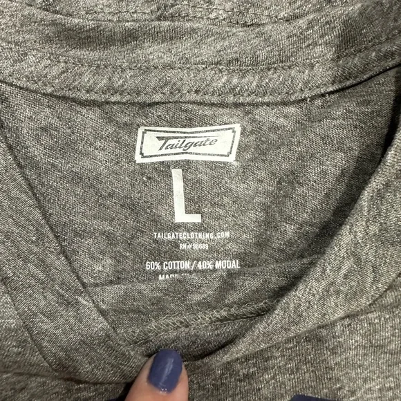 Red Sox tee from tailgate. American eagle 🦅 - Picture 2 of 2